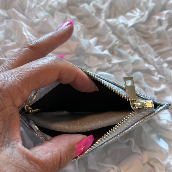 Small Card/Coin Wallet • Silver w/ Zipper • - Picture 5 of 9